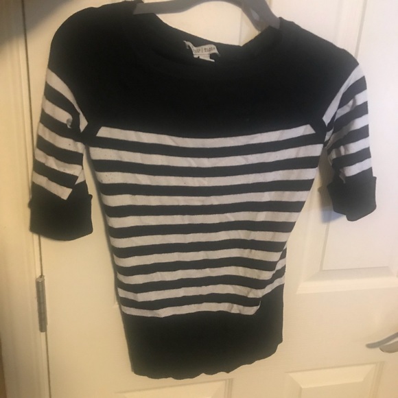 Black and white striped sweater - Picture 1 of 2